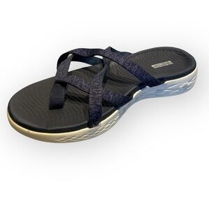 H10-21 Skechers Flip Flops